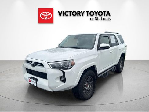 Used 2021 Toyota 4Runner SR5 Premium w/ Moonroof Package AWD/4WD image 7