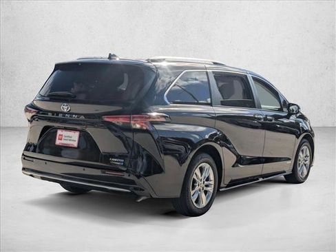 Certified 2021 Toyota Sienna Limited image 5