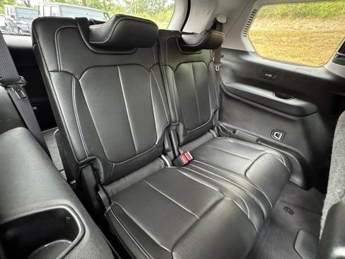 Used 2022 Jeep Grand Cherokee L Limited image 11