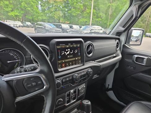 Used 2023 Jeep Wrangler Unlimited Sahara w/ Cold Weather Group AWD/4WD image 16