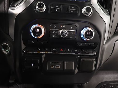 Used 2021 GMC Sierra 1500 SLE AWD/4WD image 9