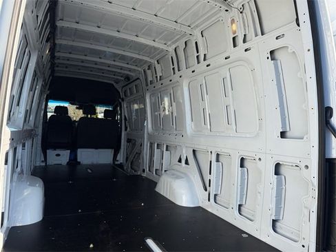 Used 2020 Mercedes-Benz Sprinter 2500 image 30