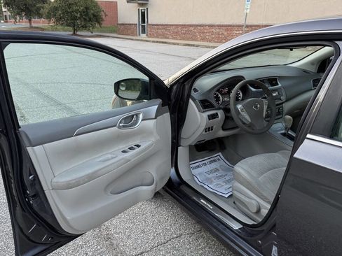 Used 2014 Nissan Sentra SV image 11