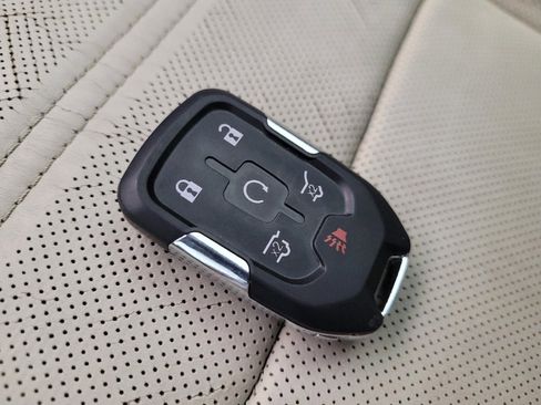 Used 2015 GMC Yukon XL Denali w/ Open Road Package RWD image 32