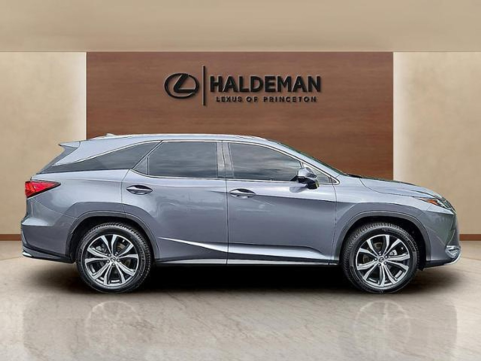 Used 2020 Lexus RX 350L Premium w/ Premium Package AWD/4WD image 7