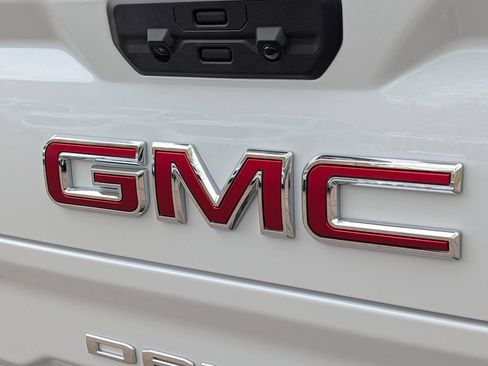 New 2026 GMC Sierra 1500 Denali w/ Denali Reserve Package AWD/4WD image 13