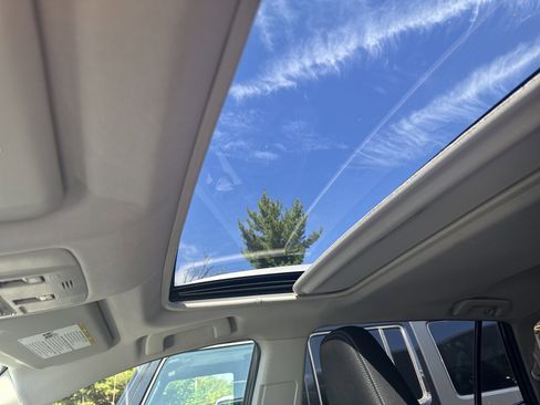 Used 2013 Toyota RAV4 XLE image 24