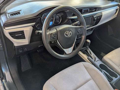 Used 2014 Toyota Corolla LE image 2