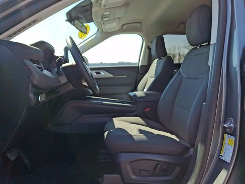 Certified 2025 Ford Explorer Active AWD/4WD image 14