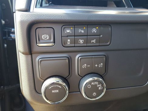 New 2026 Chevrolet Suburban LS image 21