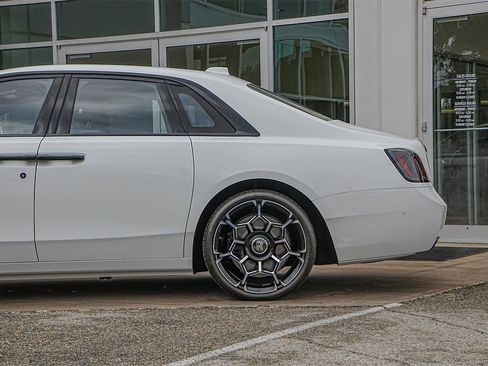 New 2025 Rolls-Royce Ghost Black Badge image 14