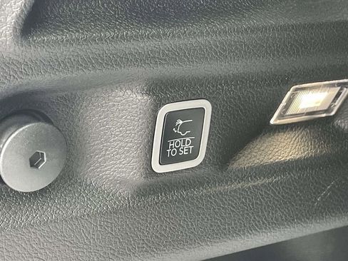 New 2025 Jeep Grand Cherokee L Laredo w/ Luxury Tech Group I image 19