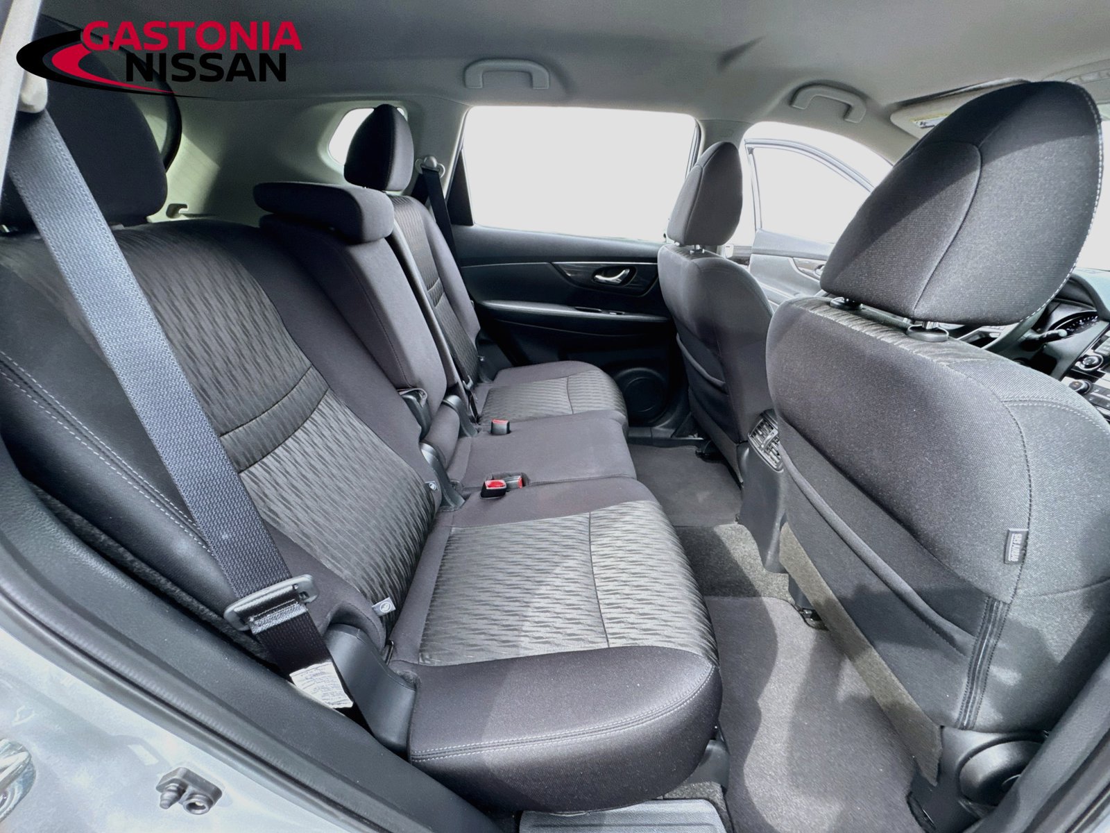 Used 2019 Nissan Rogue S w/ Special Edition Package FWD image 32