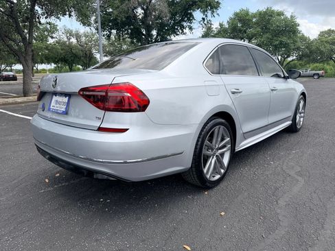 Used 2017 Volkswagen Passat 1.8T R-Line FWD image 7
