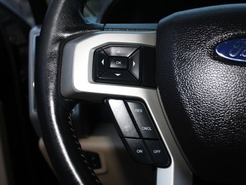 Used 2017 Ford F150 Lariat w/ Trailer Tow Package image 28