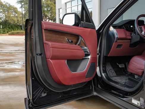 Used 2024 Land Rover Range Rover SE image 88