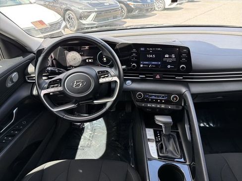 Used 2021 Hyundai Elantra SEL w/ Convenience Package image 22