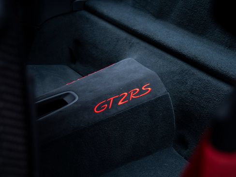 Used 2018 Porsche 911 GT2 RS w/ Weissach Package RWD image 34