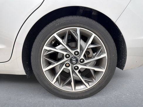 Used 2020 Hyundai Elantra Limited w/ Ultimate Package 03 FWD image 12