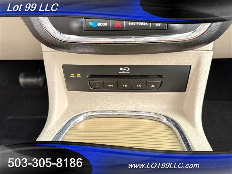 Used 2013 Chrysler Town & Country Limited w/ Luxury Group FWD image 39