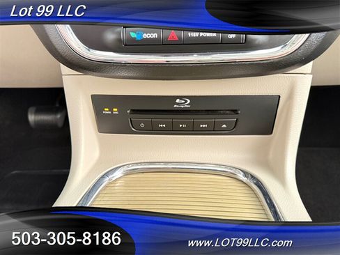Used 2013 Chrysler Town & Country Limited w/ Luxury Group FWD image 39