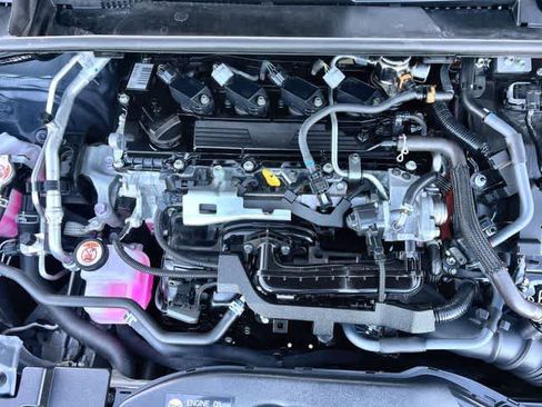 Used 2024 Toyota Prius XLE image 10