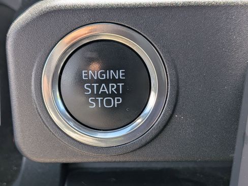 Used 2025 Toyota 4Runner SR5 AWD/4WD image 23