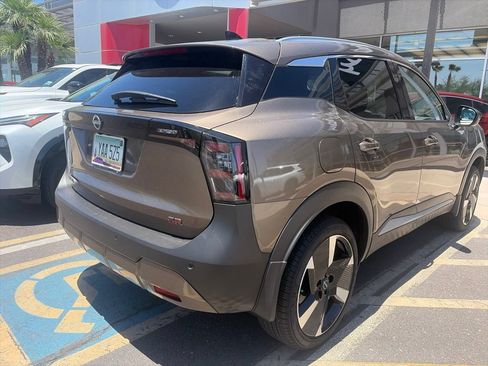 Used 2026 Nissan Kicks SR FWD image 5