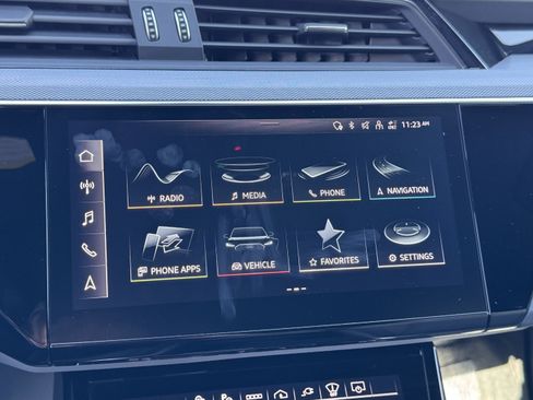 Used 2024 Audi Q8 e-tron Prestige w/ Prestige Package image 25