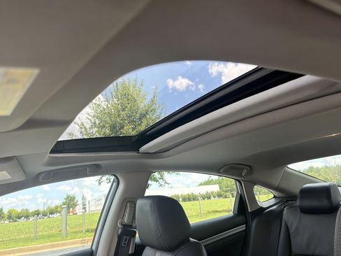 Used 2017 Honda Civic Touring image 11