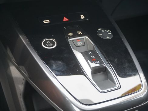 Used 2022 Audi Q4 e-tron Premium Plus AWD/4WD image 22