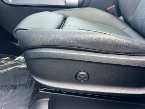 Used 2023 Mercedes-Benz GLB 250 image 14