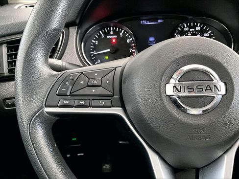 Used 2018 Nissan Rogue Sport SV FWD image 20