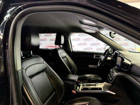 Used 2023 Ford Explorer XLT w/ Equipment Group 202A AWD/4WD image 58