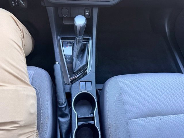 Used 2015 Toyota Corolla LE FWD image 24
