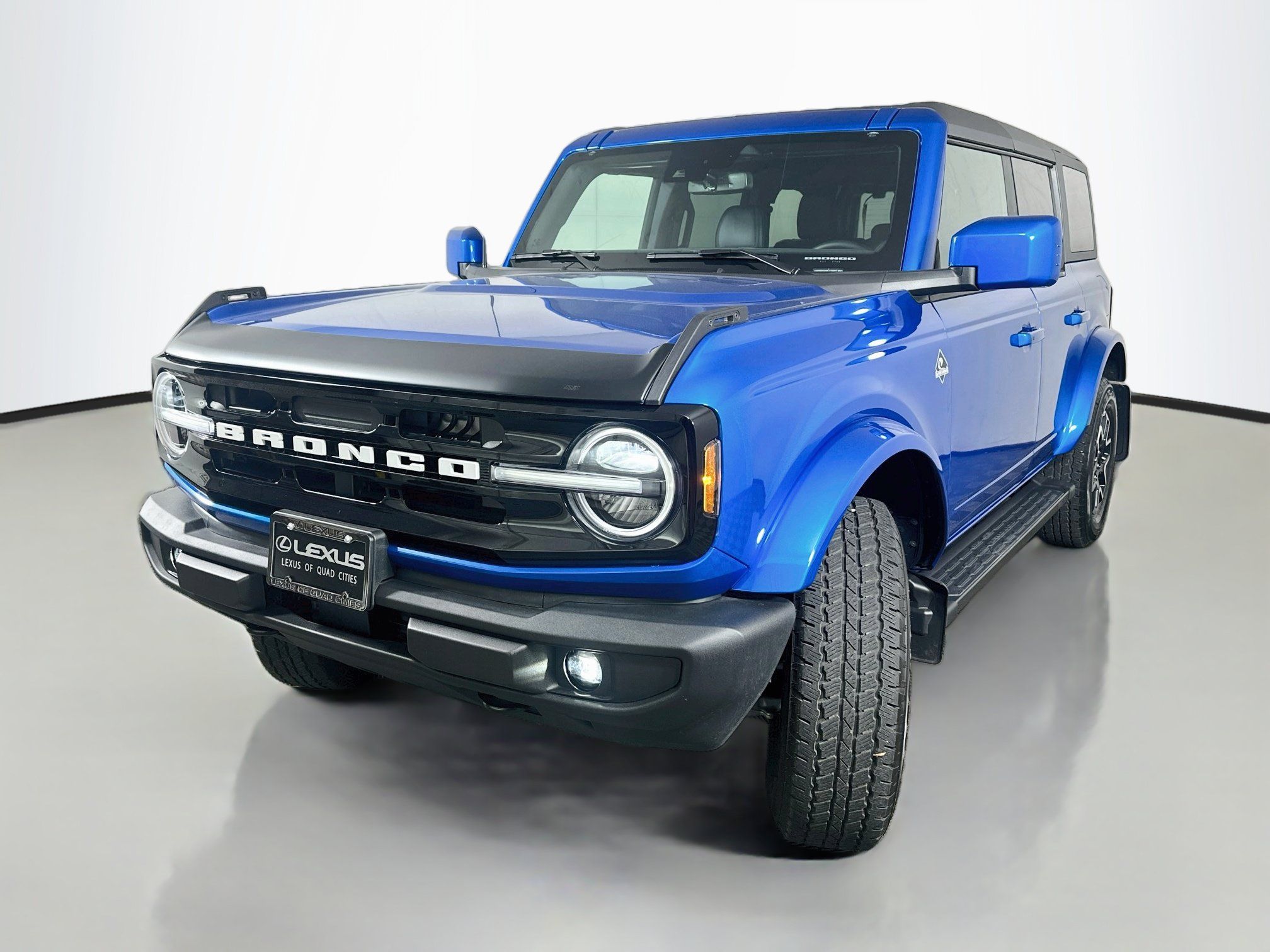 Used 2024 Ford Bronco Outer Banks AWD/4WD image 3