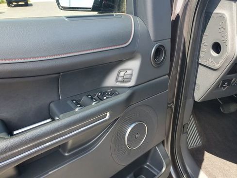 Used 2023 Ford Expedition Limited AWD/4WD image 11