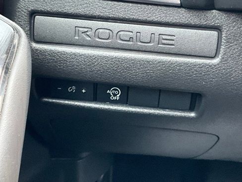 Used 2024 Nissan Rogue S image 15