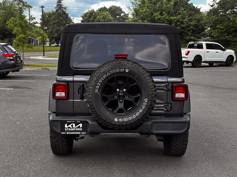 Used 2022 Jeep Wrangler Sport AWD/4WD image 4