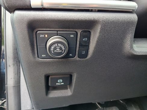 Used 2025 Ford Expedition Tremor AWD/4WD image 28
