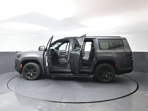 Used 2024 Jeep Wagoneer Series II AWD/4WD image 59