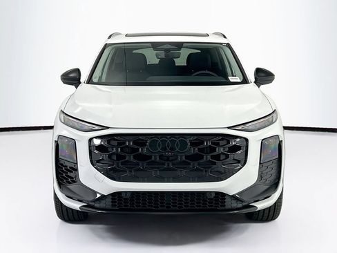 Used 2026 Audi Q3 quattro 2.0T w/ Driver Assistance Package AWD/4WD image 2
