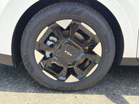 New 2026 Kia Carnival EX FWD image 16
