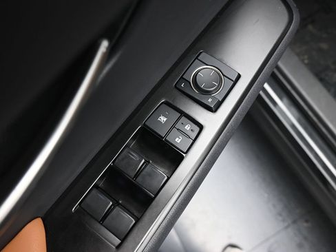 Used 2021 Lexus UX 200 w/ Accessory Package (Z2) FWD image 19