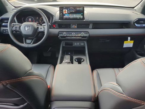 New 2025 Honda Pilot TrailSport image 24