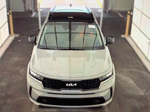 Used 2023 Kia Sorento EX w/ Panoramic Sunroof Package FWD image 6