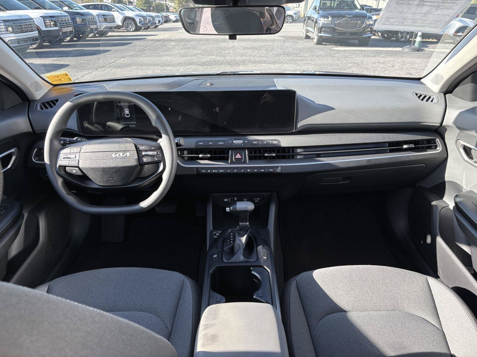 Used 2025 Kia K4 FWD image 26