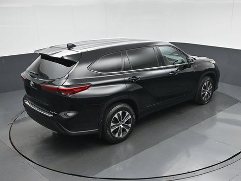 Used 2020 Toyota Highlander XLE AWD/4WD image 73