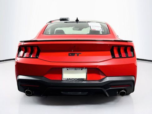 Used 2025 Ford Mustang GT Premium RWD image 4