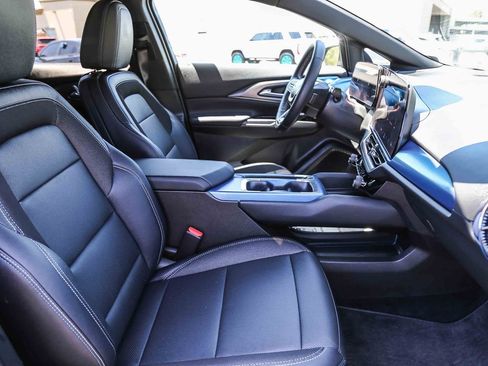 Used 2026 Chevrolet Equinox EV LT FWD image 20